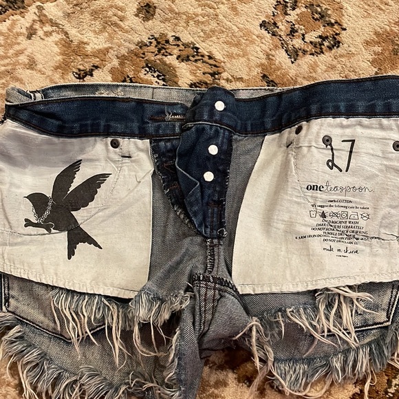 One Teaspoon Shorts - Picture 6 of 7